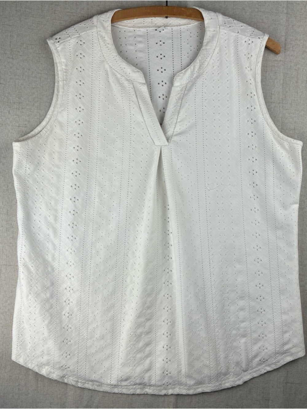 Womens White Eyelet Sleeveless Split V-Neck Top XXL Lined Cotton Summer Beach